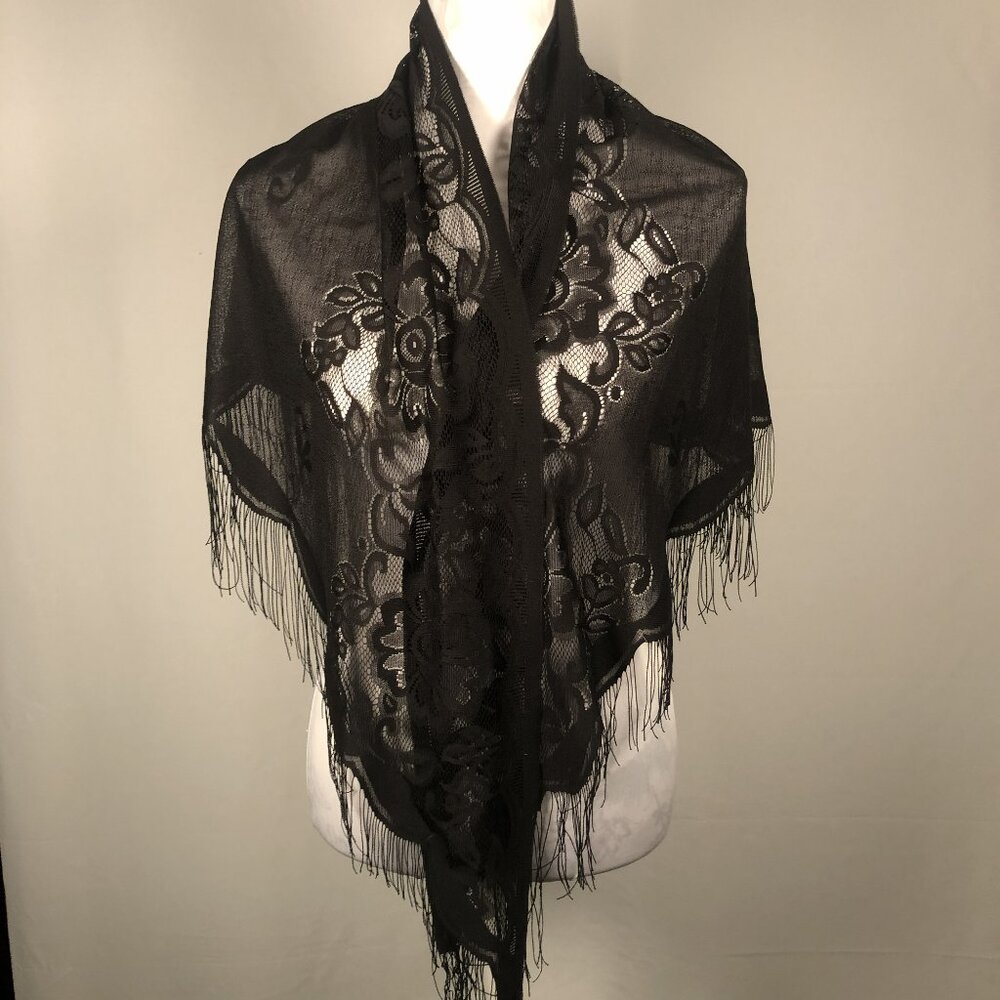 Vintage Black Floral Lace Fringe Shawl Wrap – Elegant Evening Layer - Picture 7 of 9